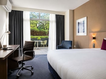Superior Room, 1 King Bed, Balcony