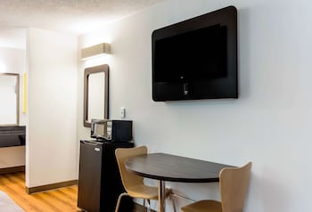 Standard Room, 1 King Bed, Non Smoking, Refrigerator & Microwave