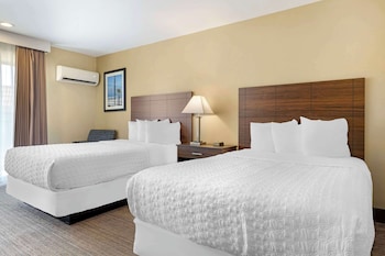 Standard Room, 2 Double Beds, Microwave, Pool View
