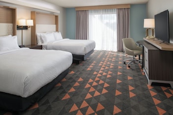 Standard Room, 2 Queen Beds, Roll-in Shower (Mobility Accessible)