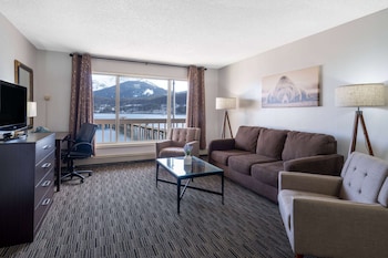 Suite, 1 King Bed, Non Smoking (One-Bedroom, Water View)