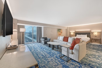 Studio Suite, 1 King Bed with Sofa bed