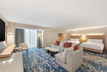 Studio Suite, Multiple Beds, Accessible, Park View (Accessible Hearing, Park Facing)