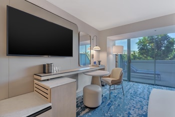 Room, 1 King Bed, Balcony (Private Balcony-Terrace Level)
