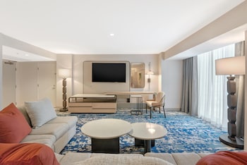 Studio Suite, Multiple Beds, Accessible, Park View (Accessible Hearing, Park Facing)