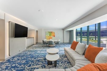 Premier Studio Suite, 1 King Bed, Balcony (Terrace Level)