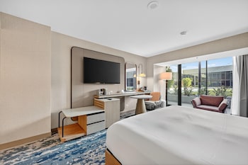 Room, 1 King Bed, Balcony (Terrace Patio)