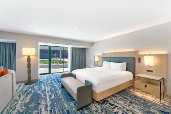 Premier Studio Suite, 1 King Bed, Balcony (Terrace Level)