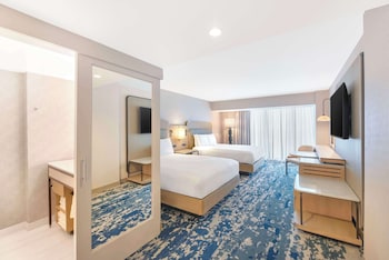 Room, 2 Queen Beds, Accessible (Mobility, Roll-In Shower)