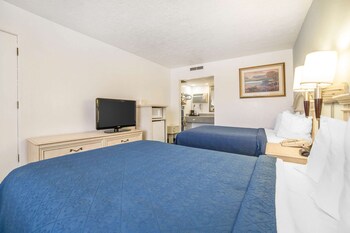 Standard Room, 2 Double Beds, Non Smoking