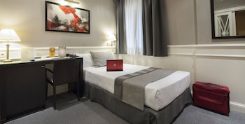 Single Room (Interior)