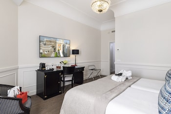 Club Room, 1 Double or 2 Twin Beds