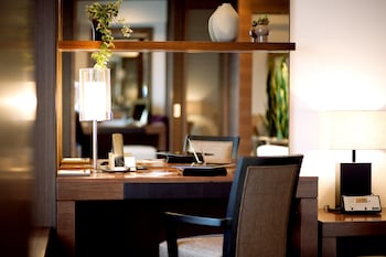 Luxury Suite, Non Smoking (Hollywood Twin, 84㎡)