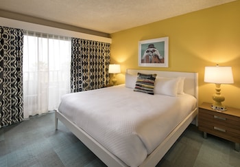 Cove 2 Bedroom Suite (Stair Access Only)