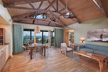 Premier Suite, 1 King Bed, Oceanfront
