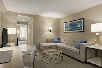 Suite, 1 King Bed (City Skyline)