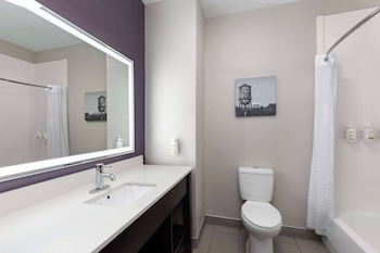 1 King Bed and 1 Sofa Bed, Deluxe Suite, Non-Smoking