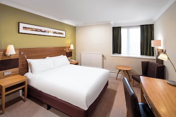 Standard Room, 1 Queen Bed