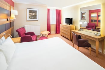 Premium Room, 1 Queen Bed, Club Lounge Access