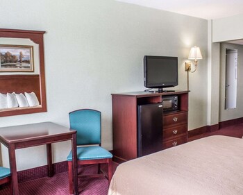 Standard Room, 2 Queen Beds, Non Smoking