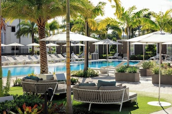 Room, 1 King Bed (Pool Access)