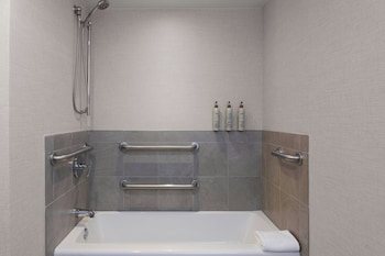 Basic Room, 2 Queen Beds (Mobility/Hearing Accessible, Tub)