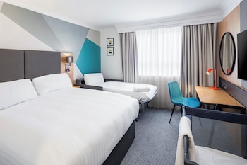 Standard Room, 1 King Bed (Super with Single Sofa)