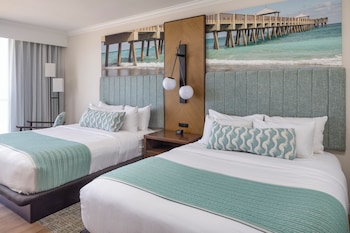Room, 2 Queen Beds, Balcony, Oceanfront
