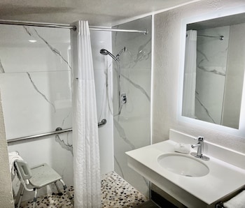 Deluxe Room, 2 Double Beds