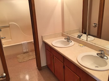 Suite, 1 King Bed, Non Smoking