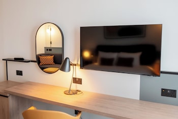 Standard Room, 1 King Bed