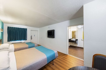 Standard Room, 2 Double Beds, Smoking