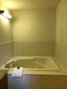 Suite, 1 King Bed, Non Smoking