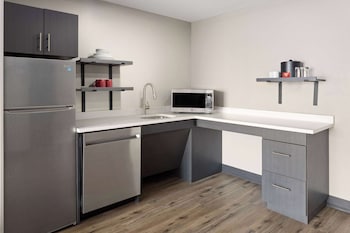 Room, 2 Queen Beds (Mobility/Hearing, Kitchenette)