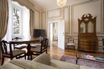 Suite, 1 Queen Bed