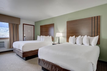 Standard Room, 2 Queen Beds, Non Smoking, Mountain View
