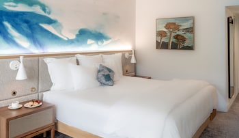 Room, 1 King Bed (Courtyard)