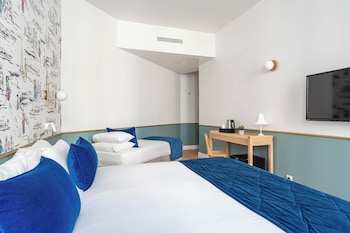 Triple room - Complimentary soft minibar,courtesy tray, Chromecast and digital press