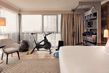 Deluxe Room, 1 King Bed (Fitness)
