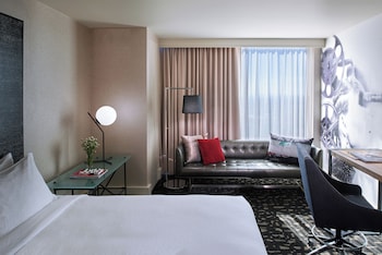 Room, 1 King Bed, Hill View (Beverly Hills View)