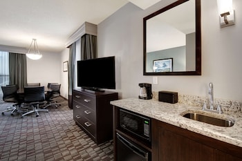 Suite, 1 King Bed (South Wing, Conference)