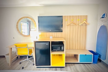 Room, 1 Queen Bed, Accessible, Non Smoking (Mobility, Roll-In Shower)