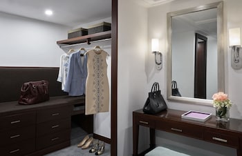 Executive Suite, 2 Twin Beds (Renovated)