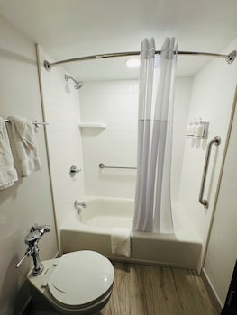 Deluxe Room, 1 Queen Bed, Non Smoking