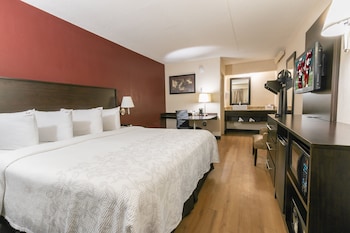 Premium Room, 1 King Bed (Upgraded Bedding & Snack, Smoke Free)