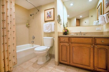 Suite, 1 King Bed with Sofa bed, Ocean View