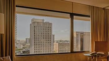 Suite, 1 Bedroom, Club Lounge Access (High Floor)