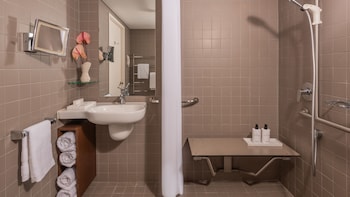 Classic Room, 2 Double Beds, Accessible