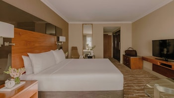 Classic Room, 1 King Bed, Club Lounge Access (High Floor)