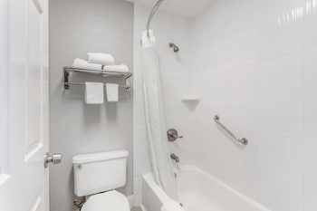 Standard Room, 2 Queen Beds, Non Smoking